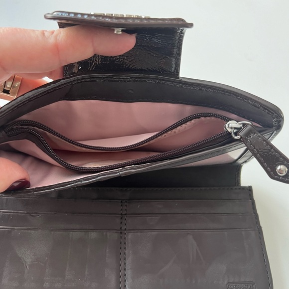 Coach wallet EUC - Picture 3 of 5